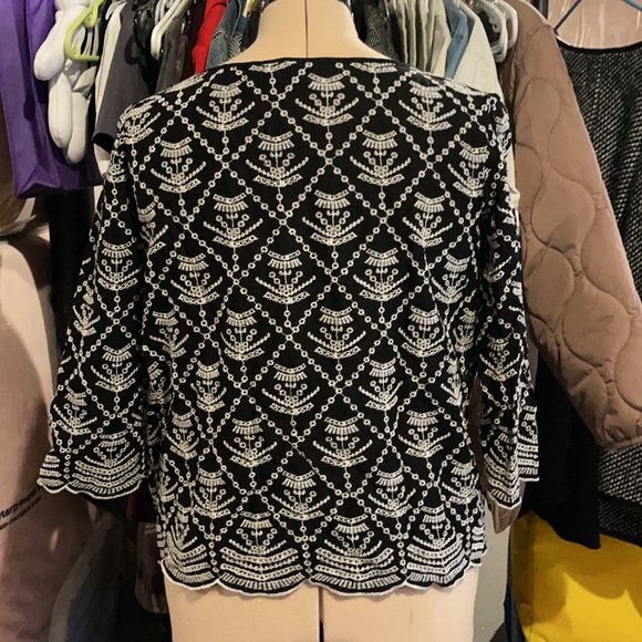 Gap large petite black lace shirt - Picture 2 of 2